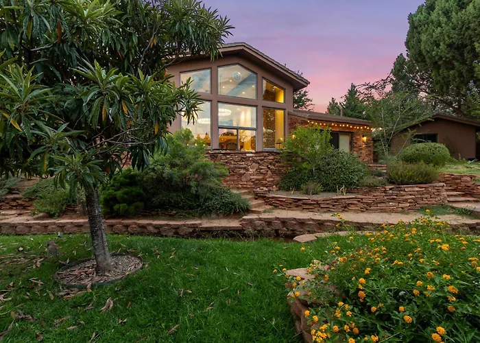 Beautiful Upscale With Views Of Cathedral Rock, A Stream, Lush Fruit Trees
